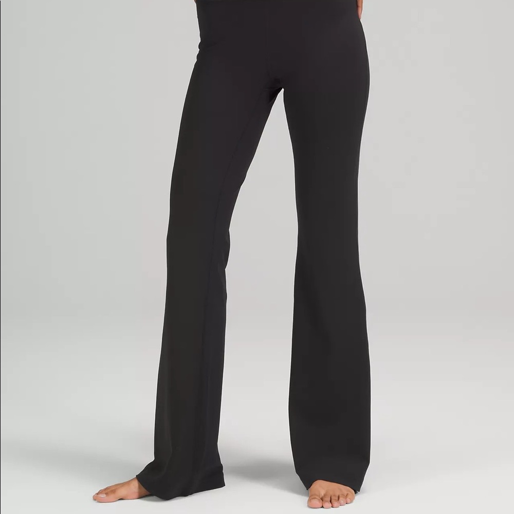 NWT LULULEMON Groove Super-High-Rise Black Size 4